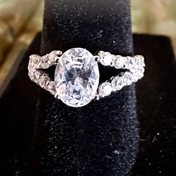 Swarovski Crystal & Silver Ring, Size 7 - Picture 2 of 15